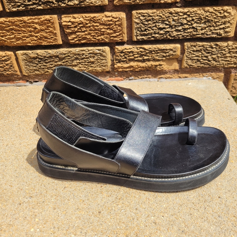 Stuart Weitzman Solstice Black Toe Ring Ankle Str… - image 4